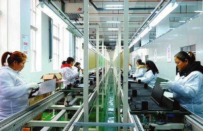 千余臺電腦液晶顯示器搭乘“長安號”啟運吉爾吉斯斯坦，助力中亞通訊產(chǎn)品市場發(fā)展